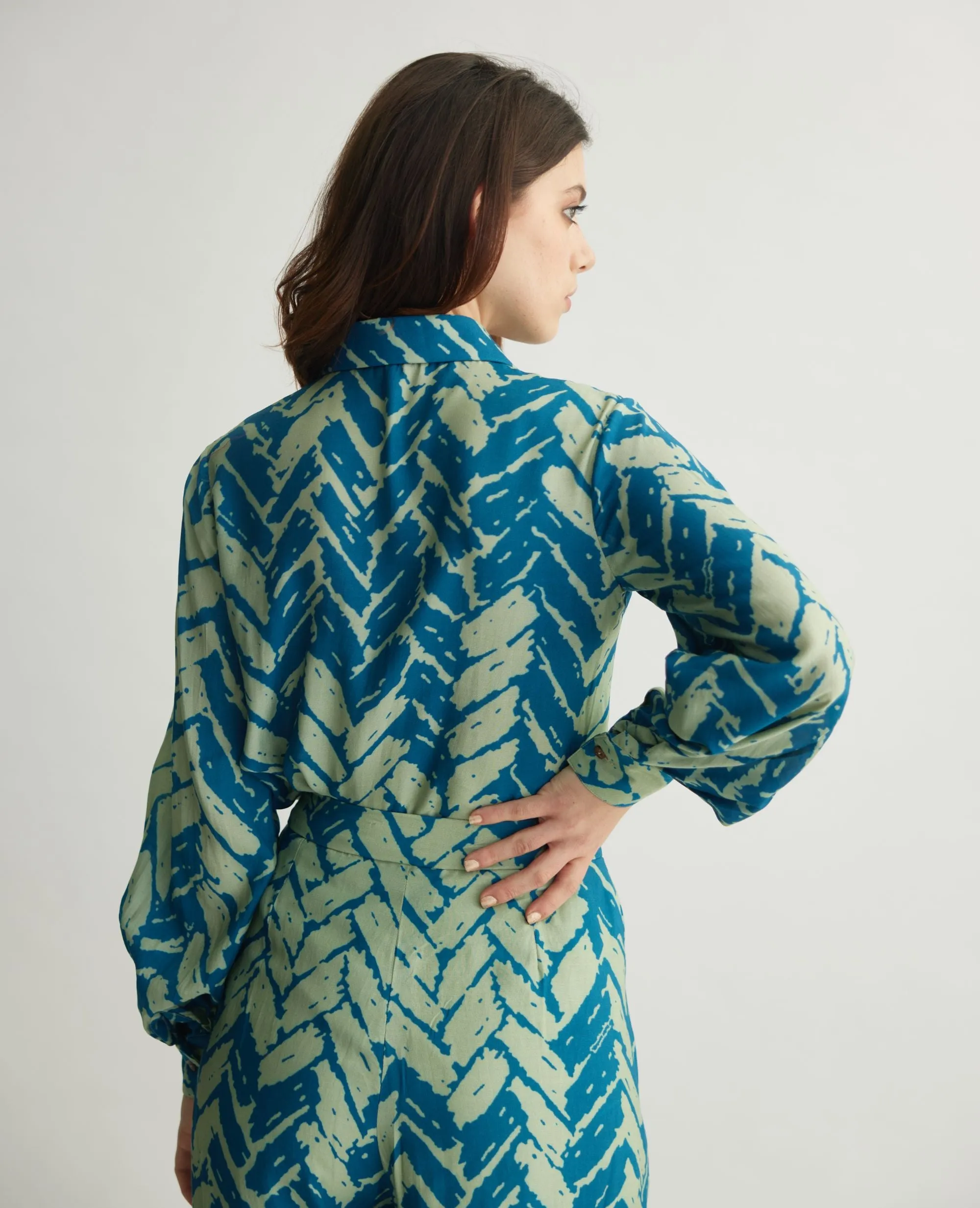 AQUA & BLUE CHEVRON PRINT SHIRT