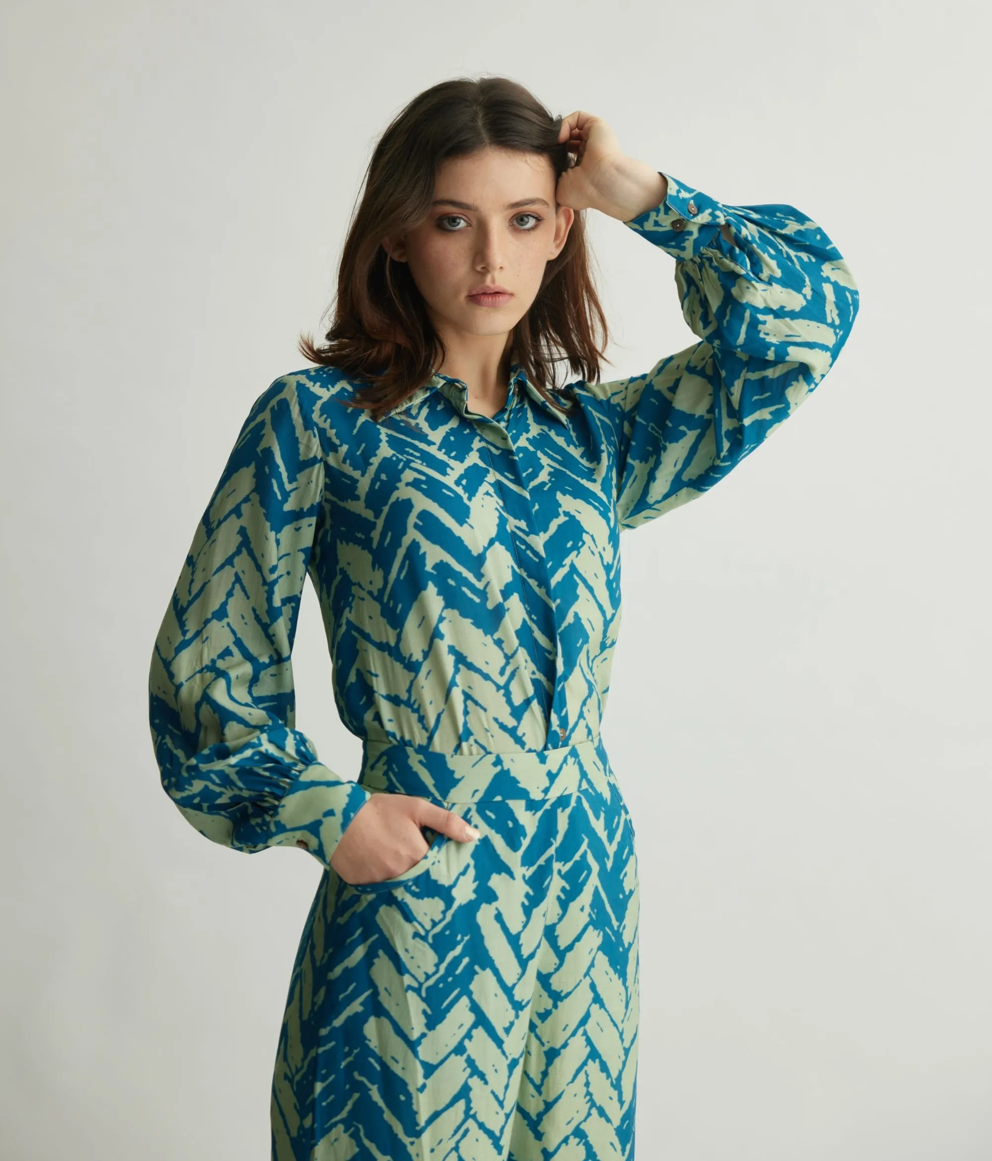 AQUA & BLUE CHEVRON PRINT SHIRT