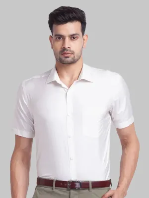 Men White Regular Fit Solid Silk Half Sleeve Cut Away Collar Shirts