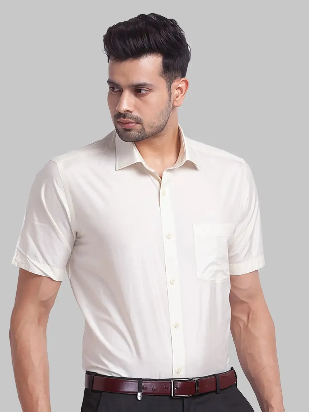 Men Yellow Regular Fit Solid Silk Half Sleeve Cut Away Collar Shirts