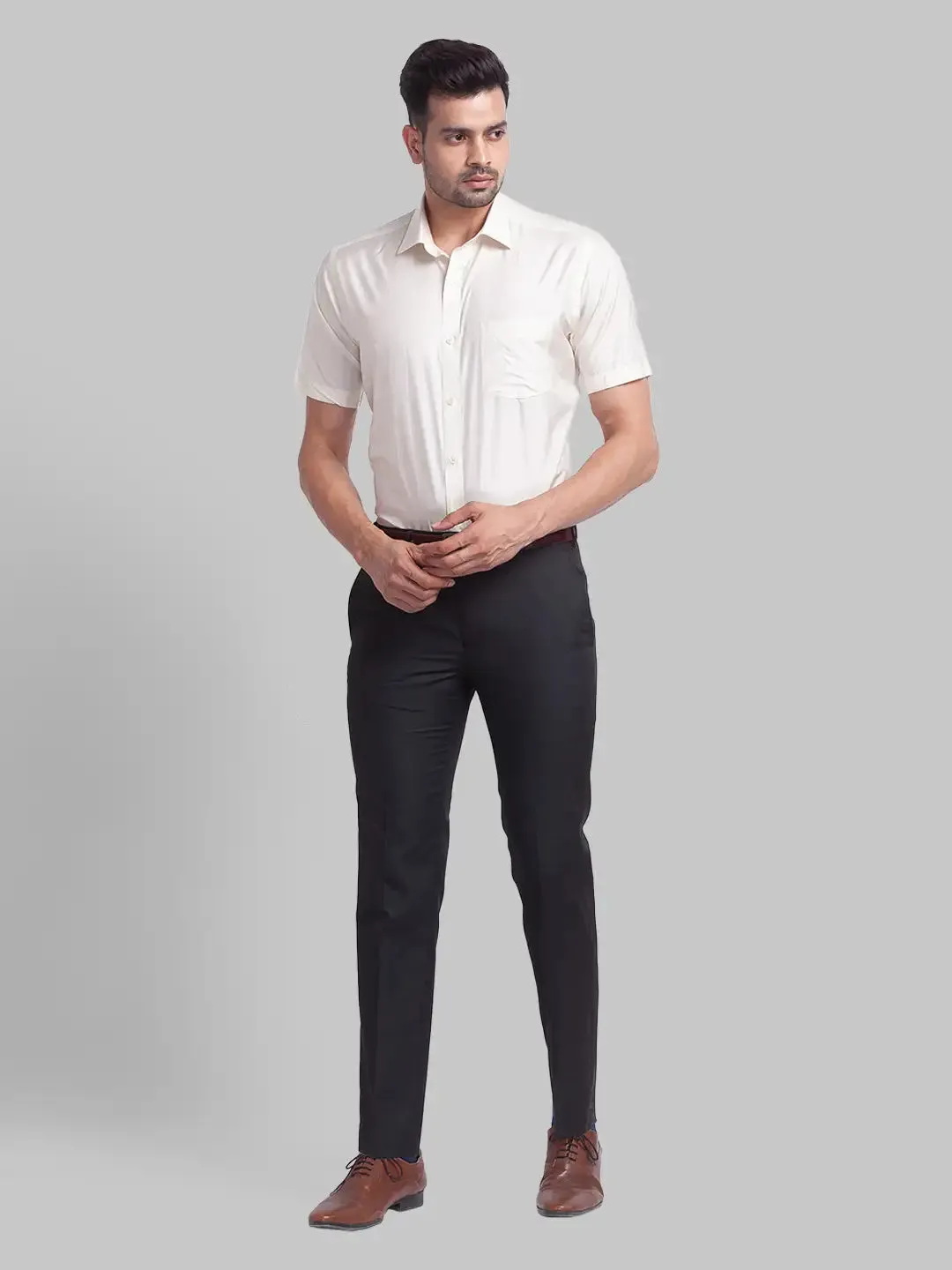 Men Yellow Regular Fit Solid Silk Half Sleeve Cut Away Collar Shirts