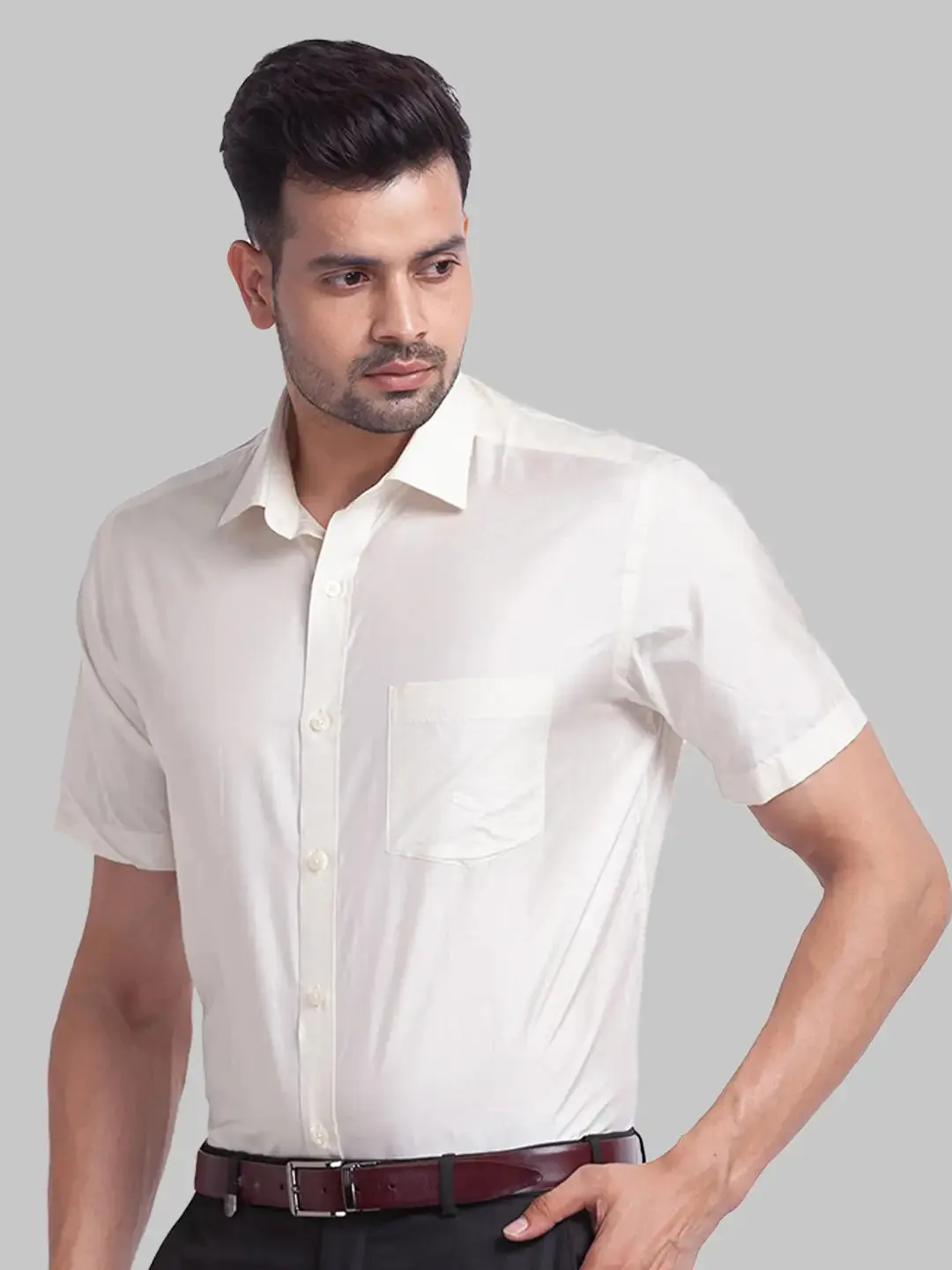 Men Yellow Regular Fit Solid Silk Half Sleeve Cut Away Collar Shirts