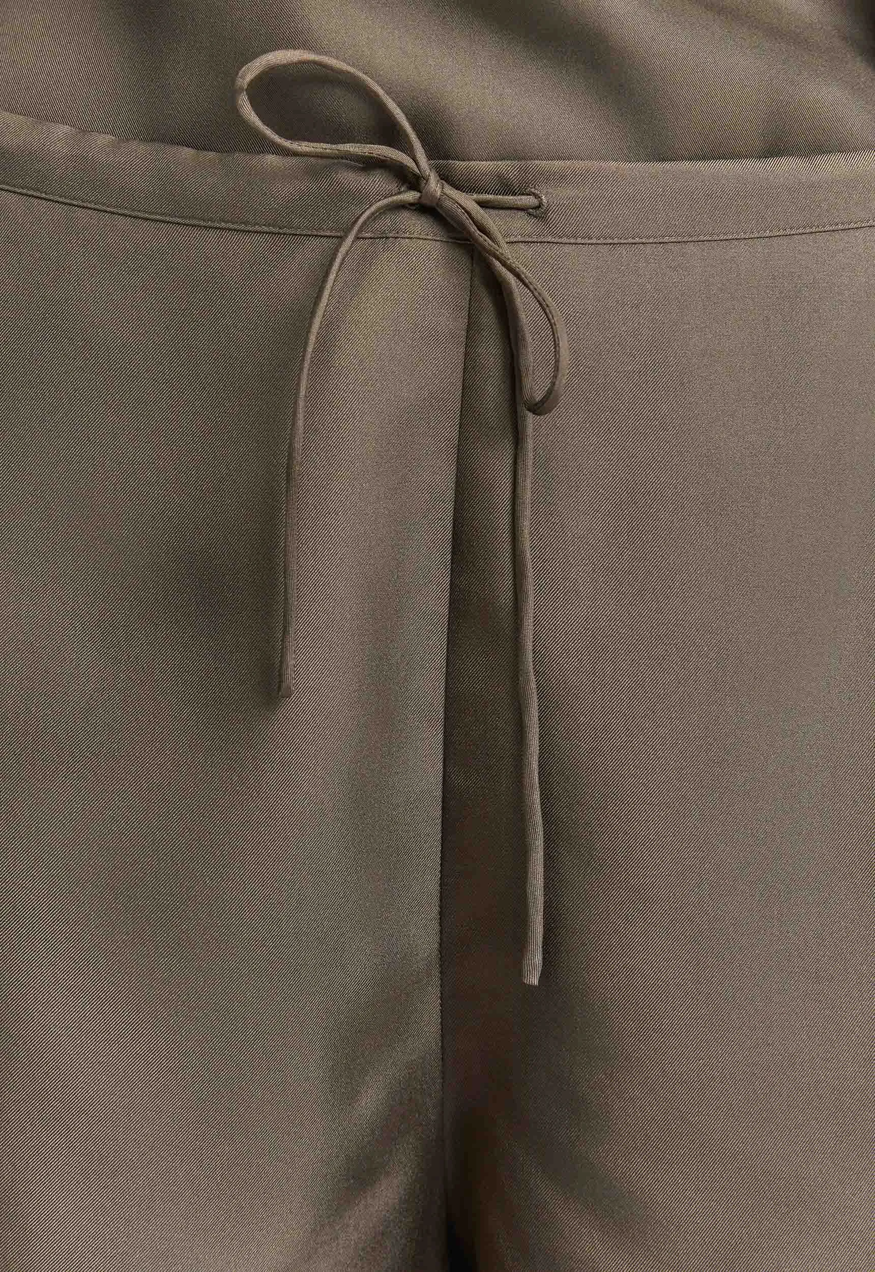 Rae Silk Short - Bear